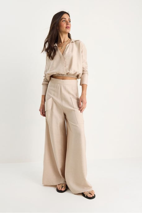 High Waist V-Neck Crop Sweatshirt and Wide Leg Pants Set - Image 4
