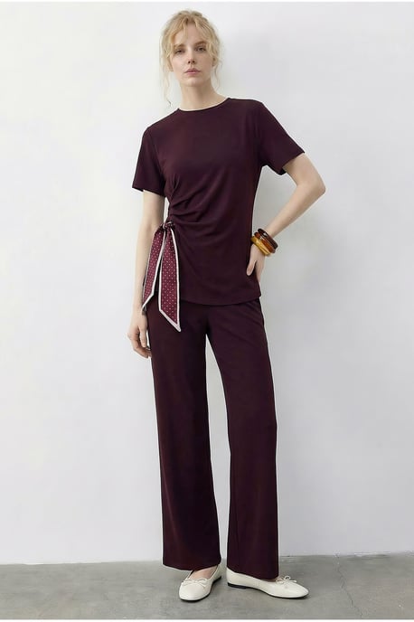 T-shirt en Broek Set van Twee Stukken met Accessoire Detail - Image 2