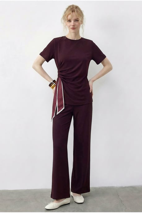 T-shirt en Broek Set van Twee Stukken met Accessoire Detail - Image 3