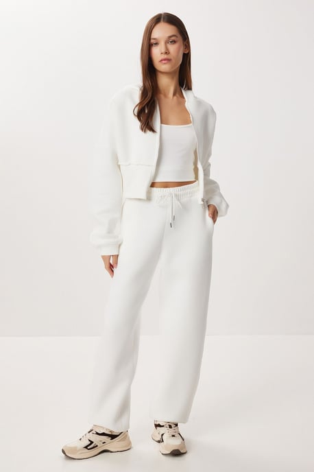 Hoodie och elastiska joggers i set - Image 4