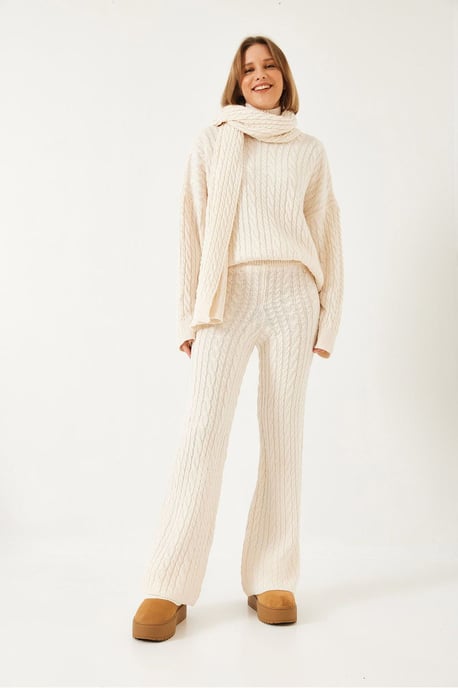 Texturerad Stickad Turtleneck Oversized Koord Set - Image 3
