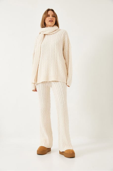 Texturerad Stickad Turtleneck Oversized Koord Set - Image 4
