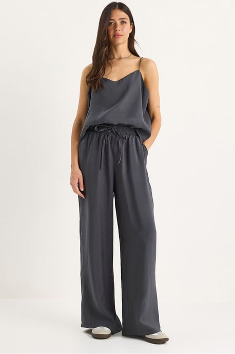 Mouwloze Camisole en Wijde Broek Coördinatieset - Image 1