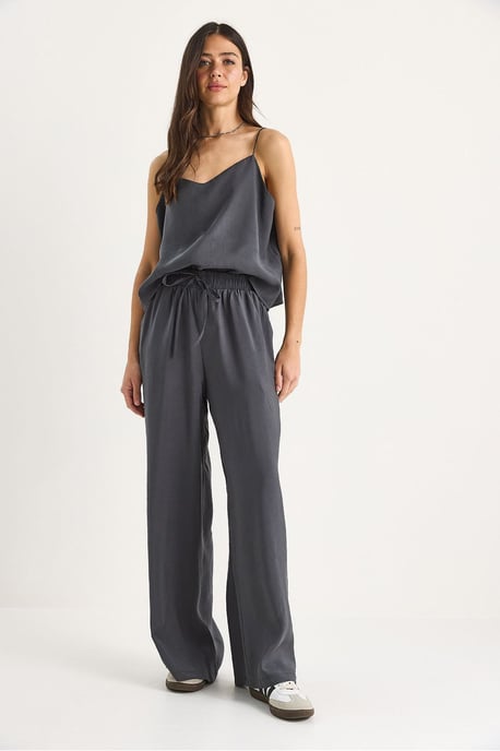 Mouwloze Camisole en Wijde Broek Coördinatieset - Image 4