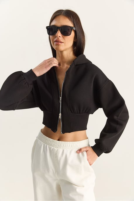 Huvtröja i slim fit med ribbat stickat tyg, kort modell - Image 3