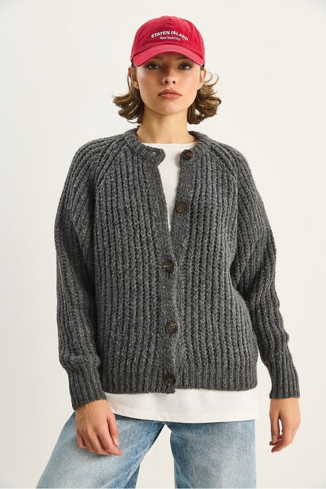Stickad kofta med knäppning - Image 3