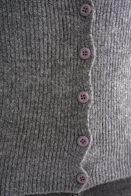 Texturerad V-ringad knap cardigan - Image 6