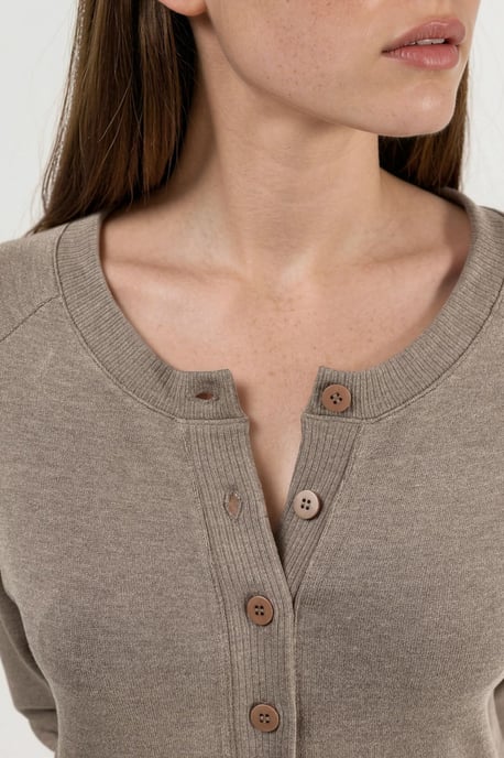 Crew Neck Buttoned Cardigan - Image 5