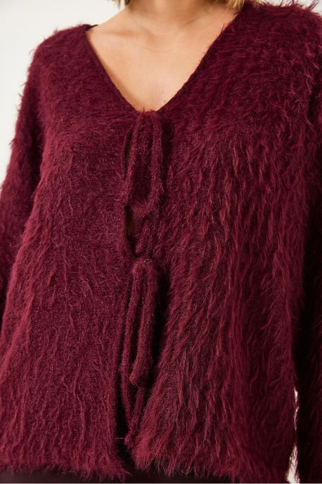 Texturerad Stickad V-ringad Lång Cardigan med Pompom - Image 4