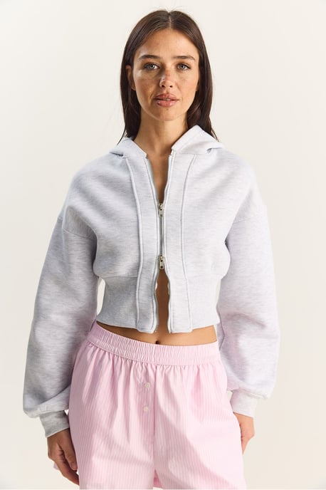 Huvtröja i slim fit med ribbat stickat tyg, kort modell - Image 3