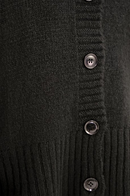 Buttoned V-Neck Ribbed Knit Cardigan - Image 6