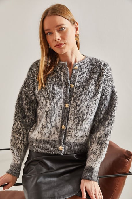 Texturerad kort cardigan med knappstängning - Image 4