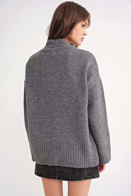 Buttoned V-Neck Ribbed Knit Cardigan - Image 6