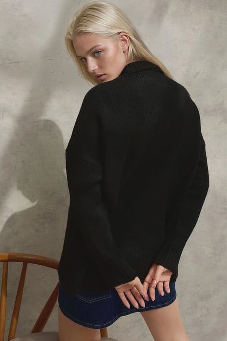 Tjock V-ringad stickad cardigan - Image 5