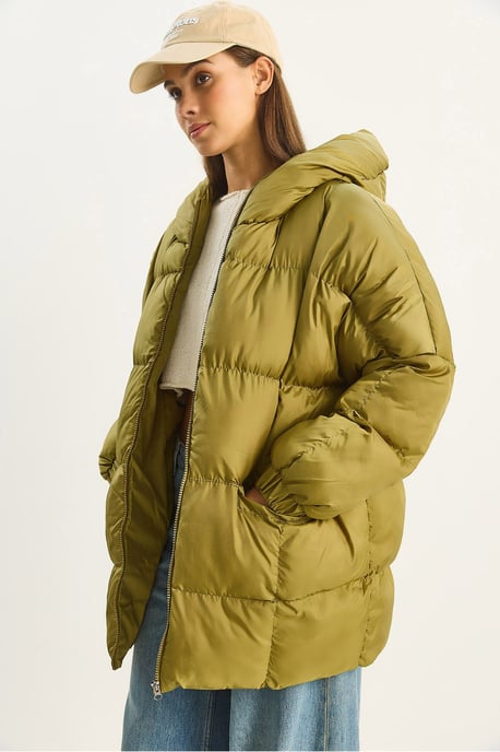 Hooded Oversized Thick Puffer Jacket - Image 4