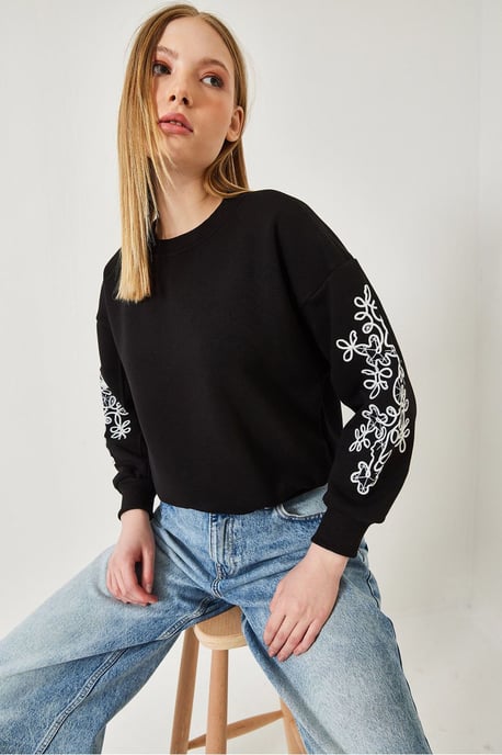 Embroidered Crew Neck Long Sleeve Sweatshirt - Image 2