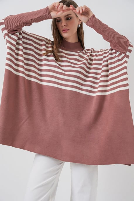Slit Detailed Half Turtleneck Loose Sweater - Image 3