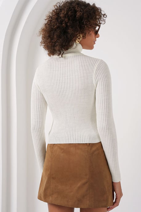 Textured Knit Turtleneck Crop Sweater - Image 5