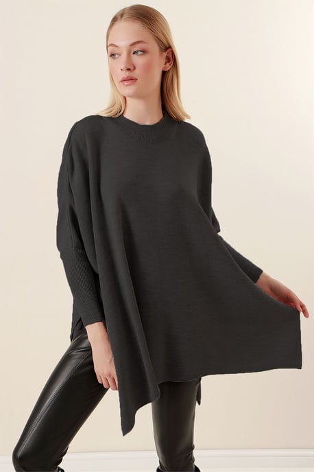 Slit Detailed Half Turtleneck Loose Sweater - Image 1