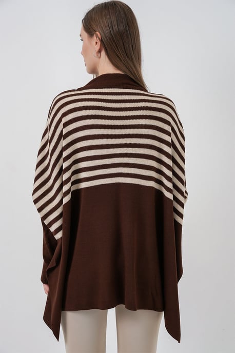 Slit Detailed Half Turtleneck Loose Sweater - Image 6