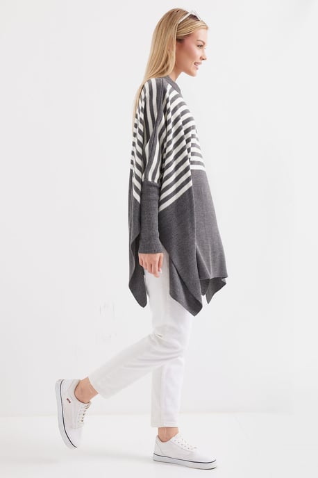Slit Detailed Half Turtleneck Loose Sweater - Image 3