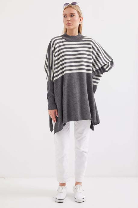 Slit Detailed Half Turtleneck Loose Sweater - Image 4