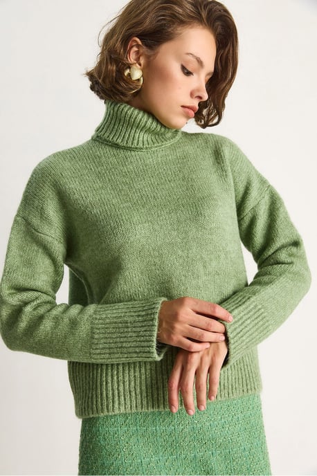 Oversized Stickad Turtleneck Tröja - Image 4