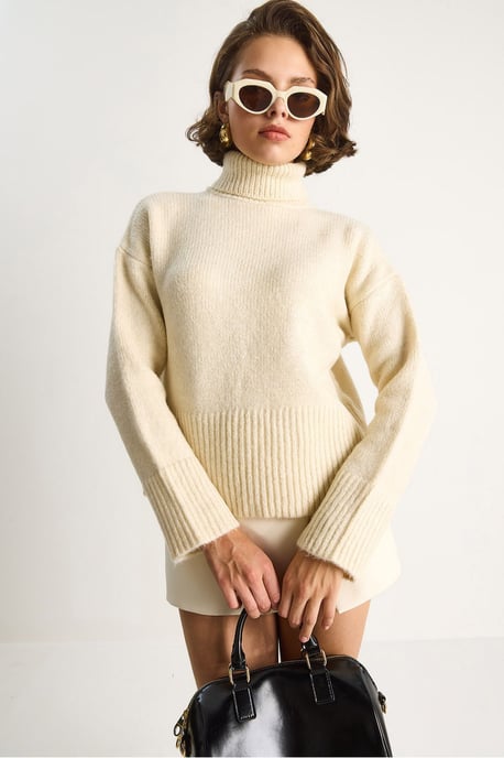 Oversized Knit Turtleneck Sweater - Image 2