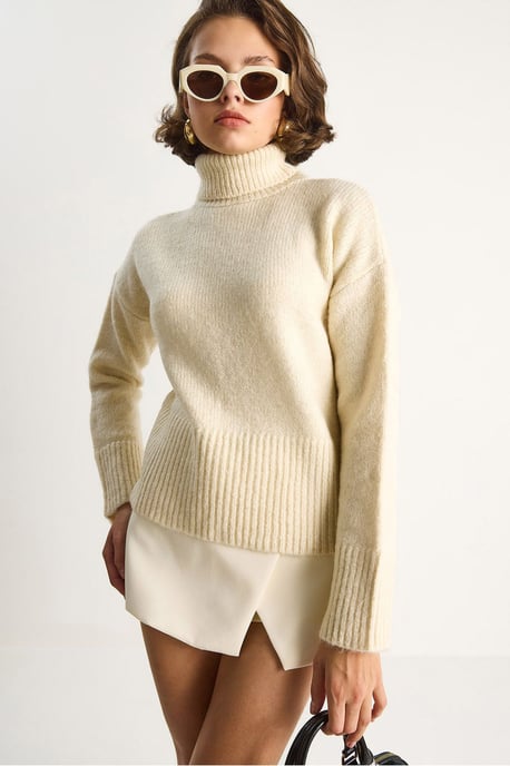 Oversized Knit Turtleneck Sweater - Image 3