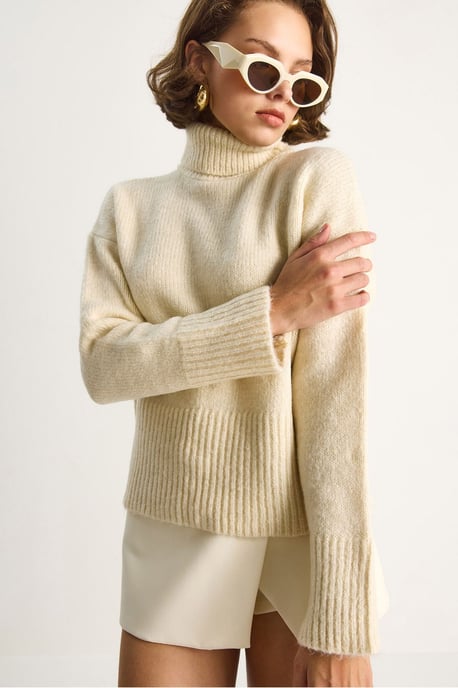 Oversized Knit Turtleneck Sweater - Image 5