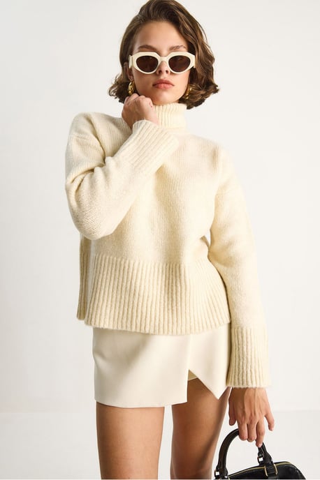 Oversized Knit Turtleneck Sweater - Image 6