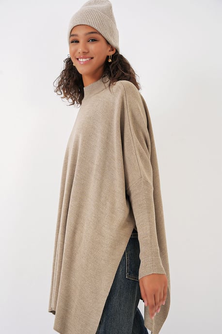 Slit Detailed Half Turtleneck Loose Sweater - Image 3