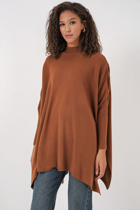 Slit Detailed Half Turtleneck Loose Sweater - Image 3