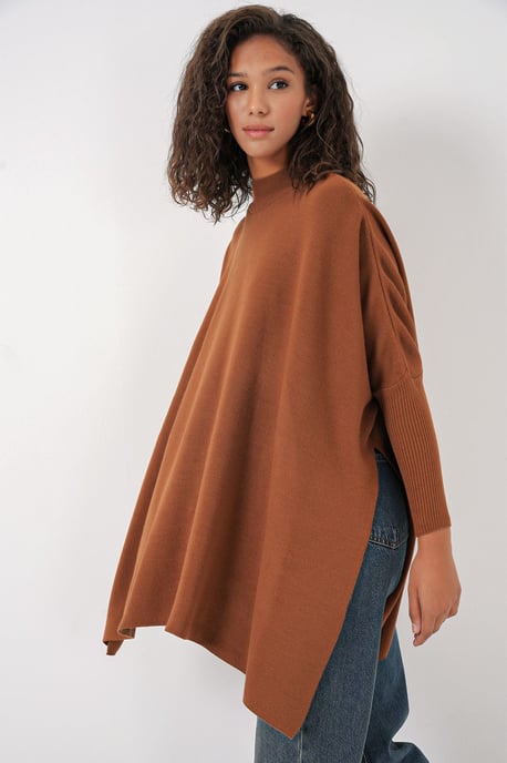 Slit Detailed Half Turtleneck Loose Sweater - Image 4