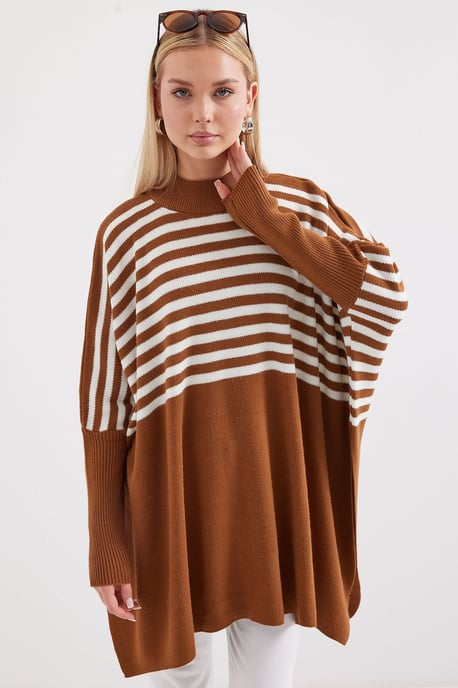 Slit Detailed Half Turtleneck Loose Sweater - Image 1