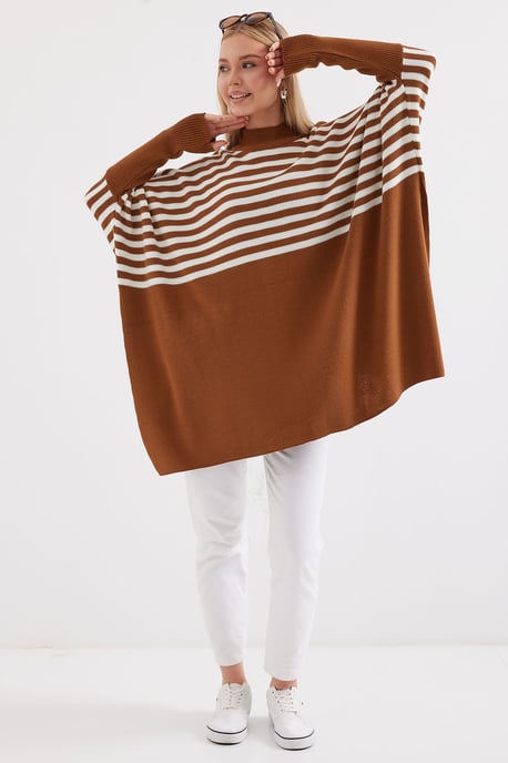 Slit Detailed Half Turtleneck Loose Sweater - Image 2