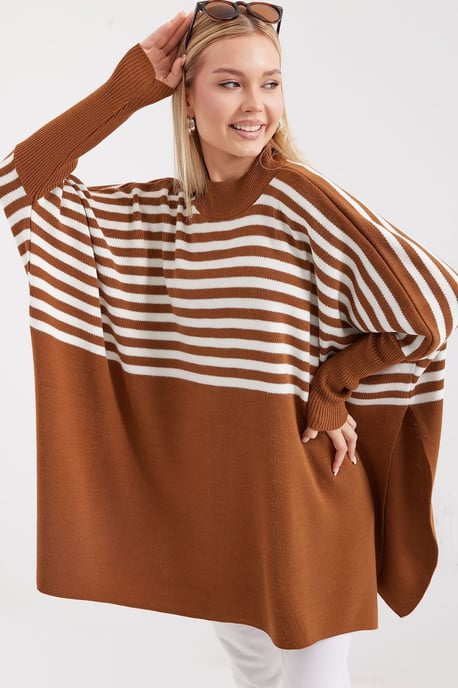 Slit Detailed Half Turtleneck Loose Sweater - Image 4