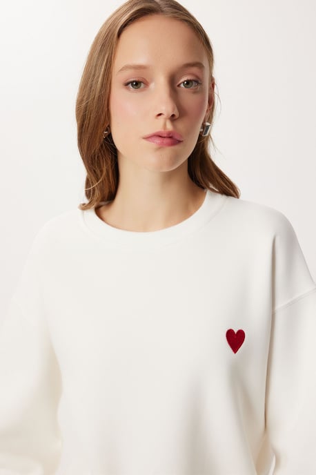 Broderad Crew Neck Sweatshirt - Image 3