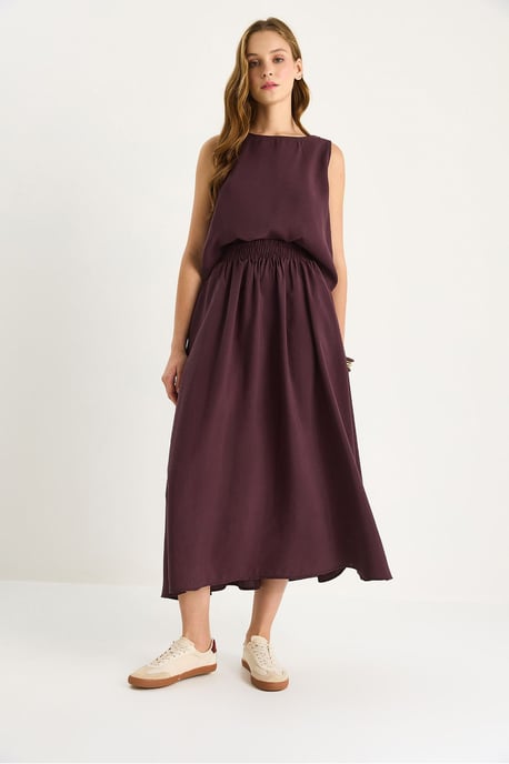 Mouwloze Scoop Neck Tanktop en Midi Rok Co-Ord Set - Image 5