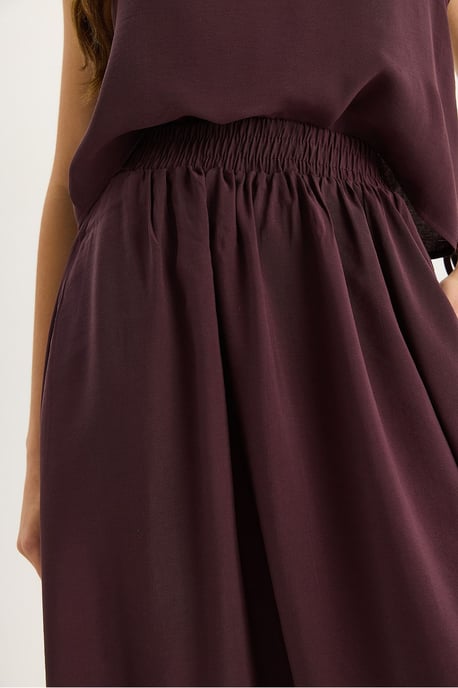 Mouwloze Scoop Neck Tanktop en Midi Rok Co-Ord Set - Image 6