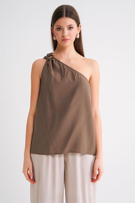 Asymmetrisk krageaccessoar med detaljerad topp - Image 4