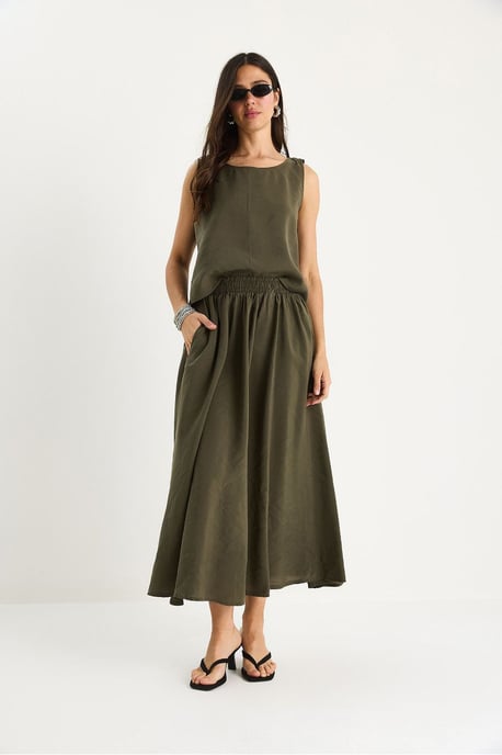 Mouwloze Scoop Neck Tanktop en Midi Rok Co-Ord Set - Image 2