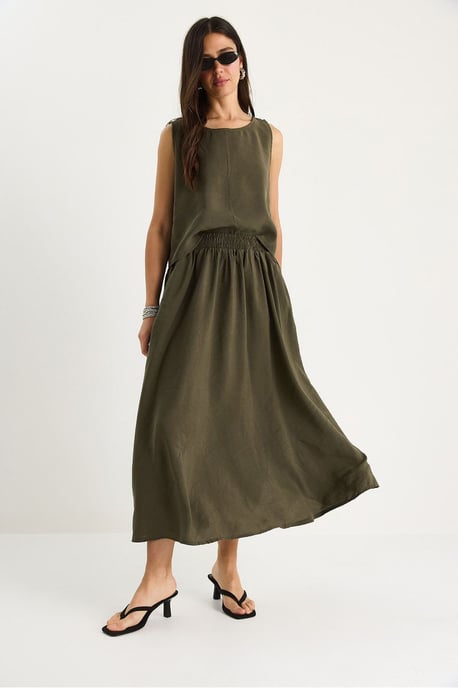 Mouwloze Scoop Neck Tanktop en Midi Rok Co-Ord Set - Image 3