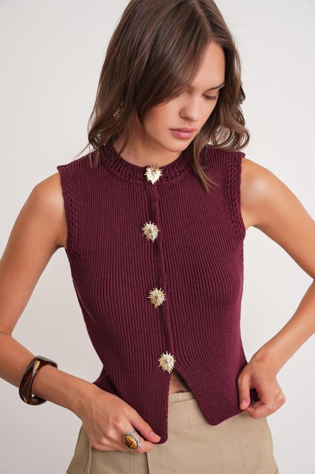 Textured Knit Crop Top with Button Details - Image 3