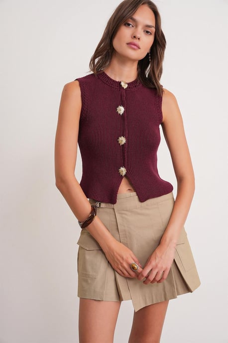 Textured Knit Crop Top with Button Details - Image 4