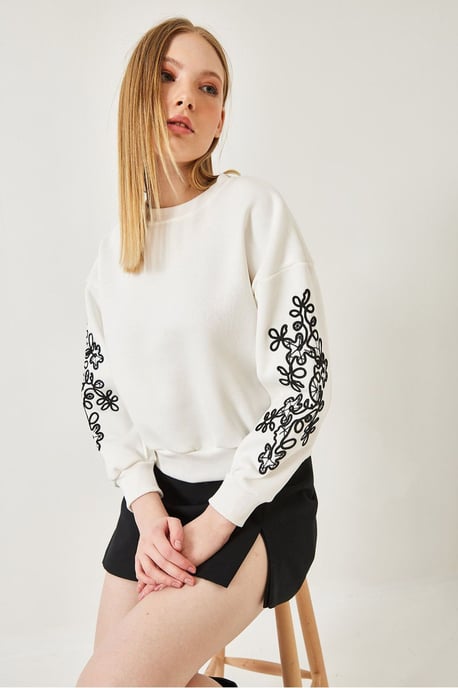Borduurde Ronde Hals Lange Mouwen Sweater - Image 4