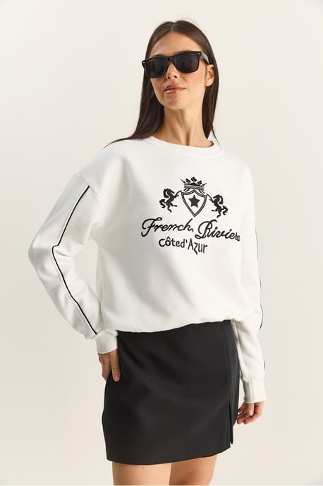 Ronde Hals Geborduurde Sweater - Image 4