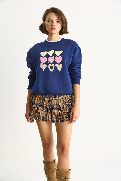 Hart Patches Appliqué Relaxed Fit Crewneck Sweatshirt - Image 4