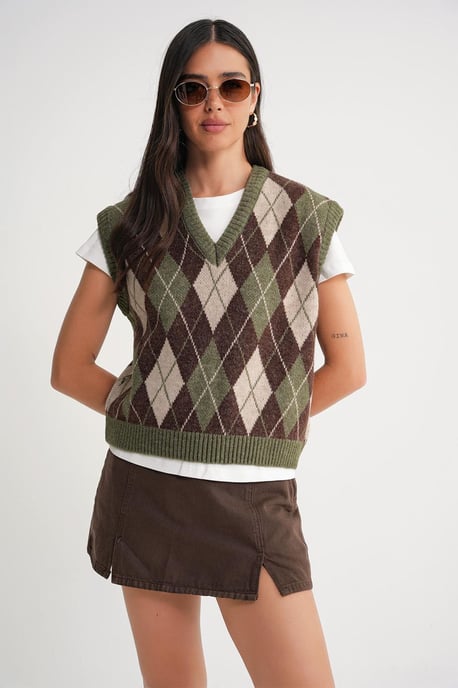V-ringad stickad väst med argyle-mönster - Image 3