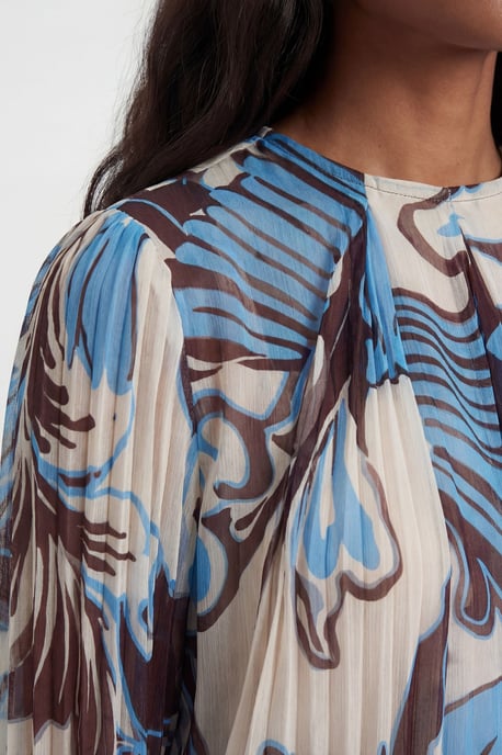 Paisley Blue Pleated Woven Blouse - Image 4